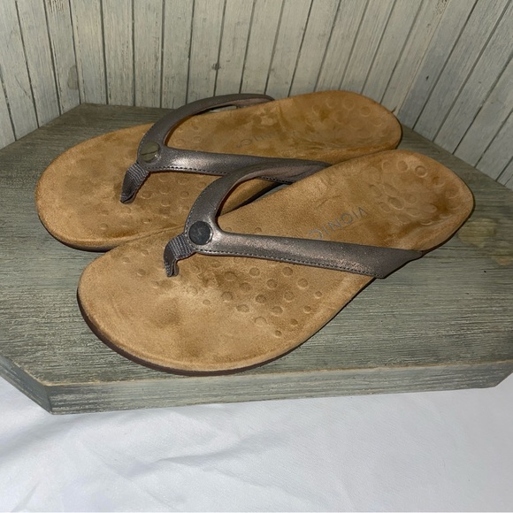 Vionic Shoes - Vionic Metallic Grey Flip Flop Thong Sandals 9